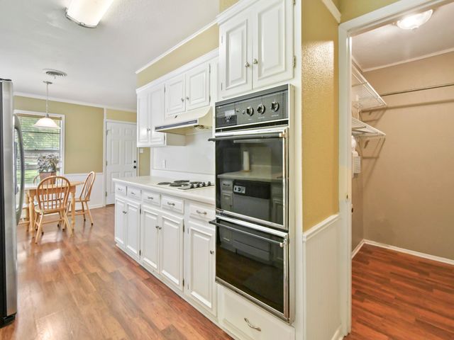2005 Maplewood Drive, Gainesville, TX 76240