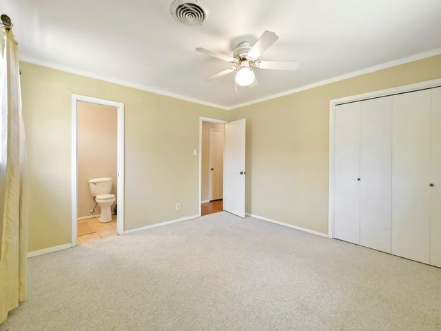 2005 Maplewood Drive, Gainesville, TX 76240