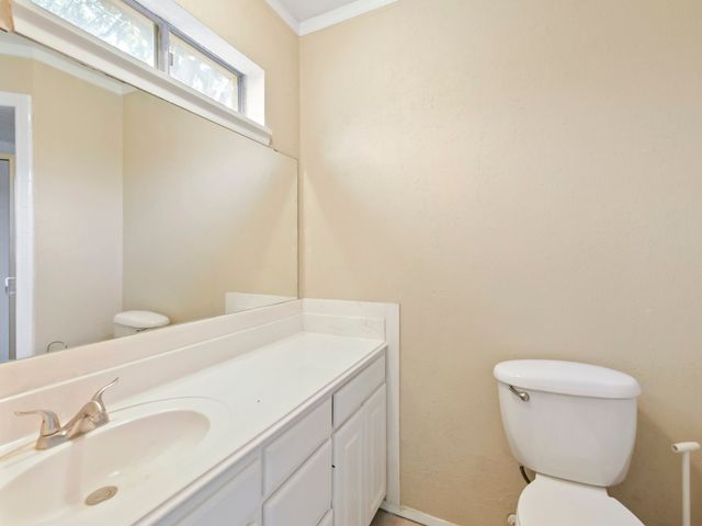 2005 Maplewood Drive, Gainesville, TX 76240