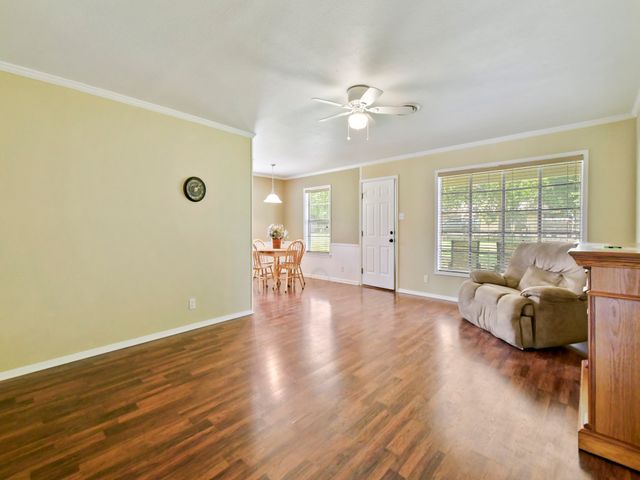 2005 Maplewood Drive, Gainesville, TX 76240