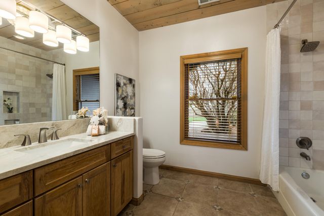 11500 Del Rey Avenue NE, Albuquerque, NM 87122