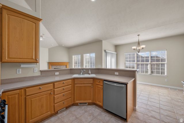 2901 W TABLE ROCK DR, Taylorsville, UT 84129