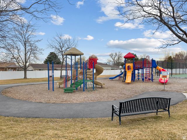 2901 W TABLE ROCK DR, Taylorsville, UT 84129