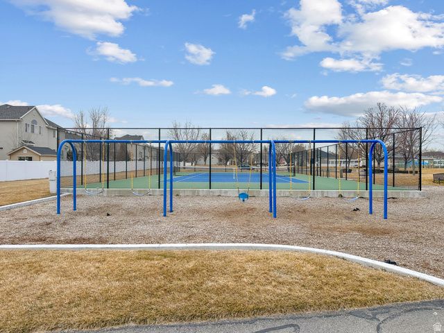 2901 W TABLE ROCK DR, Taylorsville, UT 84129