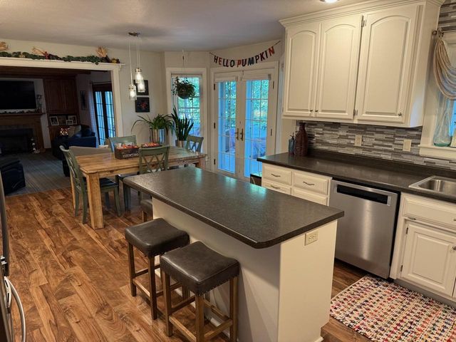 2075 SANDALWOOD COURT, Green Bay, WI 54304