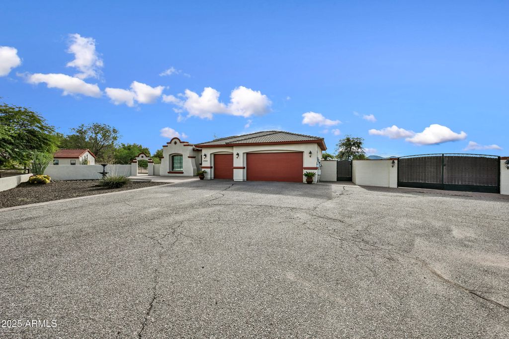 37512 N 16TH Street, Phoenix, AZ 85086