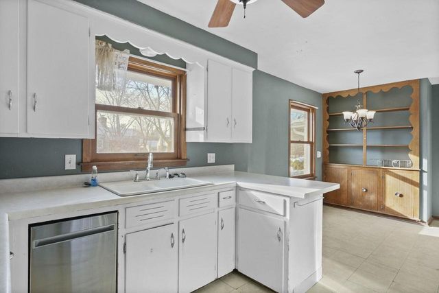 4610 Schofield Street, Monona, WI 53716