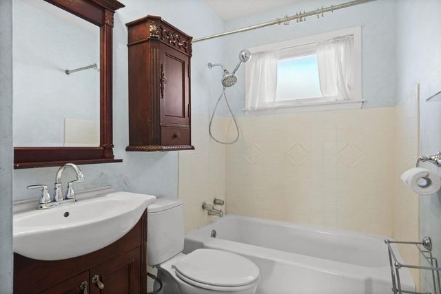 4610 Schofield Street, Monona, WI 53716