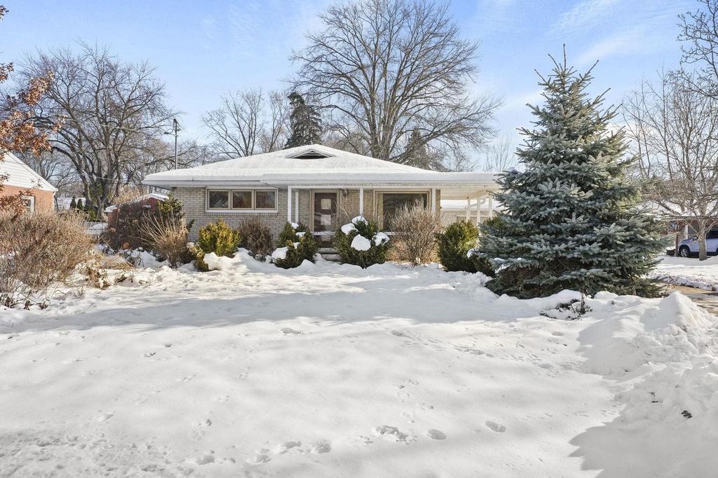 4610 Schofield Street, Monona, WI 53716