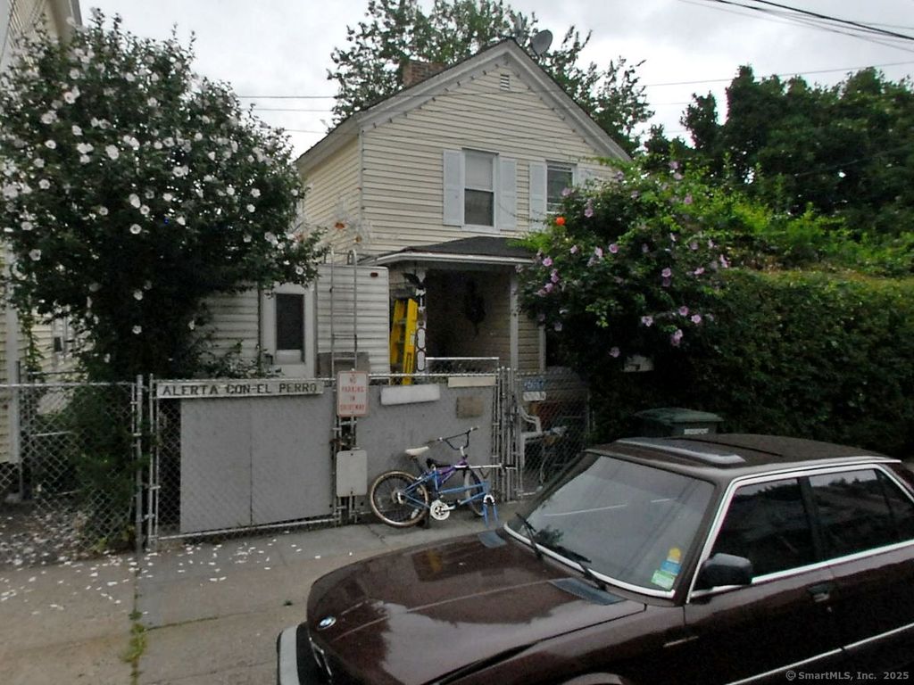 11 Bell Street, Bridgeport, CT 06610