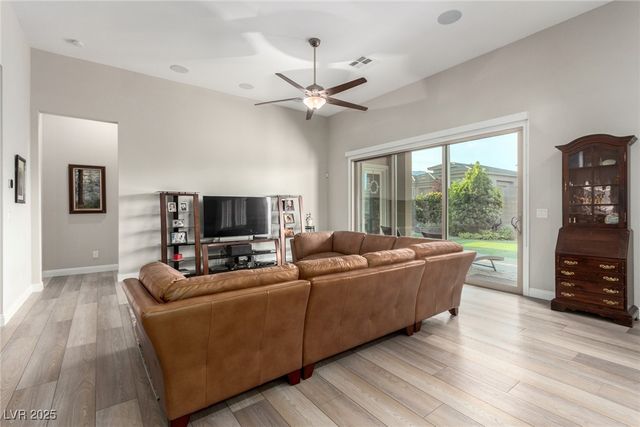 12406 Tudor Arch Drive, Las Vegas, NV 89138