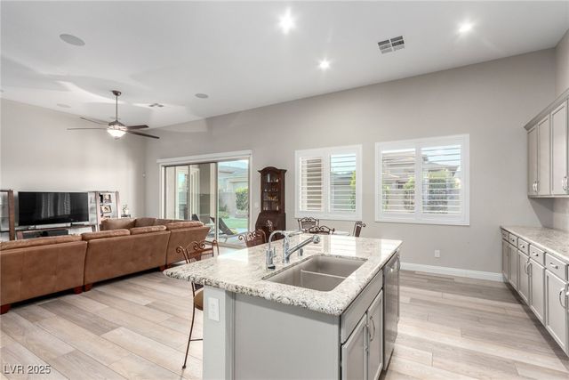 12406 Tudor Arch Drive, Las Vegas, NV 89138