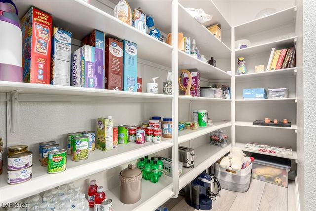 12406 Tudor Arch Drive, Las Vegas, NV 89138