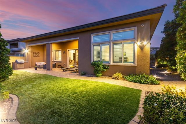 12406 Tudor Arch Drive, Las Vegas, NV 89138