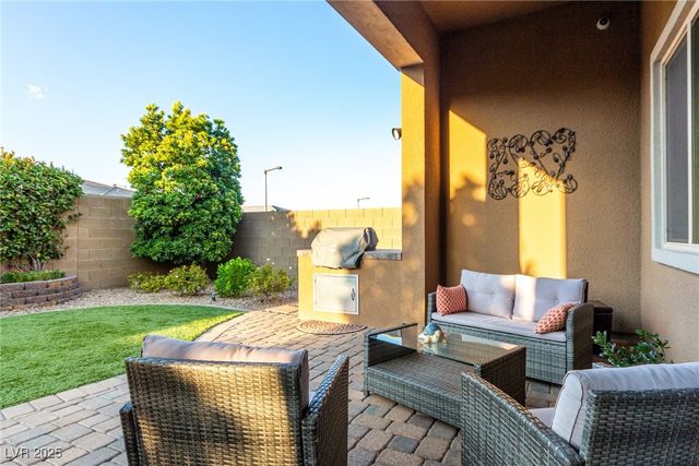 12406 Tudor Arch Drive, Las Vegas, NV 89138