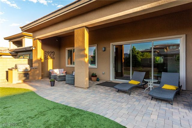 12406 Tudor Arch Drive, Las Vegas, NV 89138