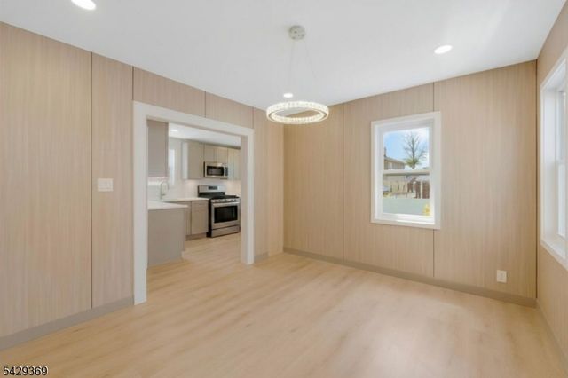 146 W Grant Ave, Roselle Park Boro, NJ 07204