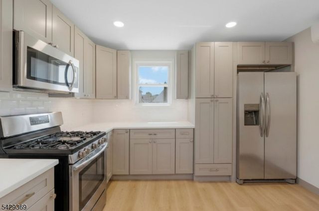 146 W Grant Ave, Roselle Park Boro, NJ 07204