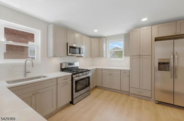 146 W Grant Ave, Roselle Park Boro, NJ 07204