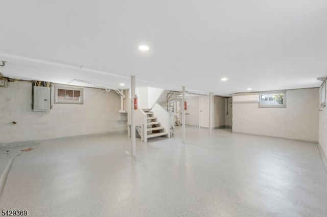 146 W Grant Ave, Roselle Park Boro, NJ 07204