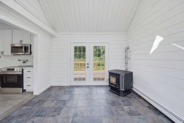 6 Sterling St, Leicester, MA 01524