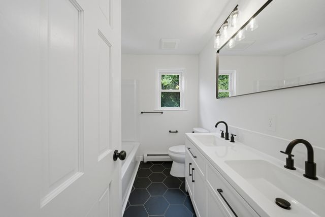 6 Sterling St, Leicester, MA 01524