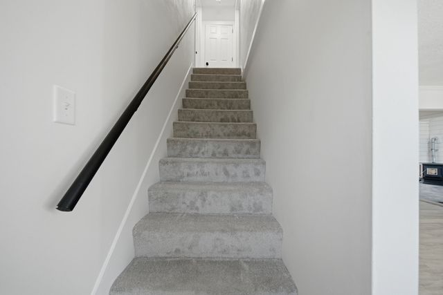 6 Sterling St, Leicester, MA 01524