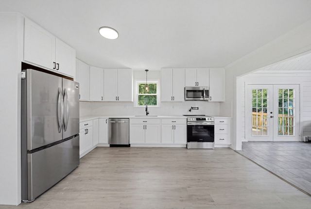 6 Sterling St, Leicester, MA 01524