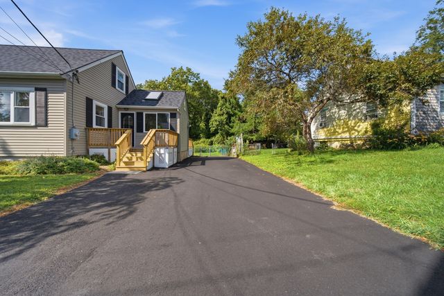 6 Sterling St, Leicester, MA 01524