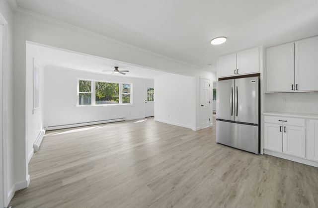 6 Sterling St, Leicester, MA 01524