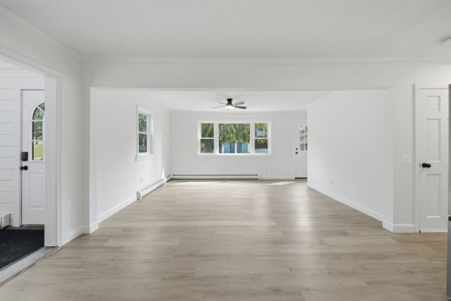6 Sterling St, Leicester, MA 01524
