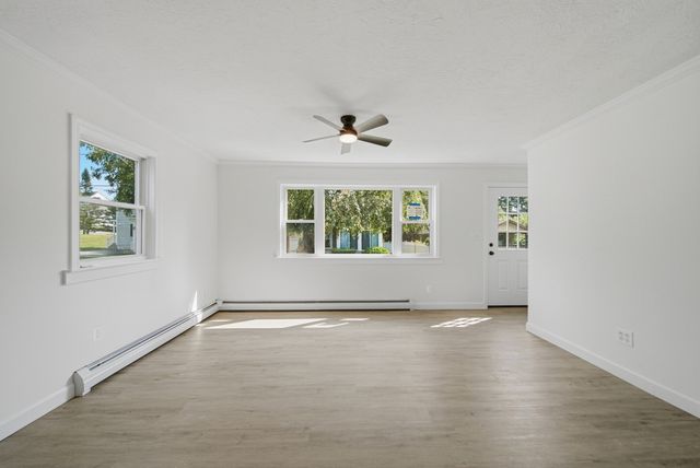 6 Sterling St, Leicester, MA 01524