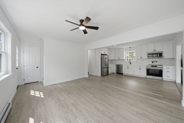 6 Sterling St, Leicester, MA 01524