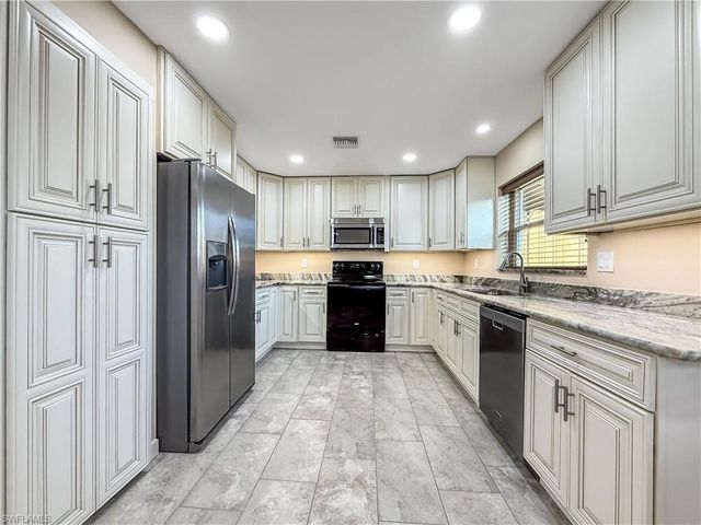 2115 Saint Croix AVE, Fort Myers, FL 33905