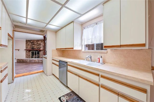 6014 N Fairvale Drive, Azusa, CA 91702