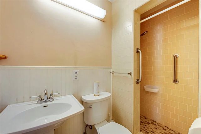 6014 N Fairvale Drive, Azusa, CA 91702