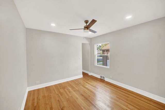 8425 S Homan Avenue, Chicago, IL 60652