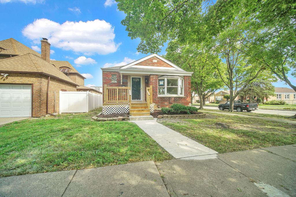 8425 S Homan Avenue, Chicago, IL 60652