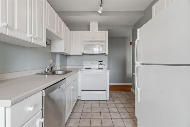 4 Charlesgate E 606, Boston, MA 02215