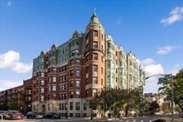 4 Charlesgate E 606, Boston, MA 02215