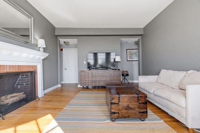 4 Charlesgate E 606, Boston, MA 02215