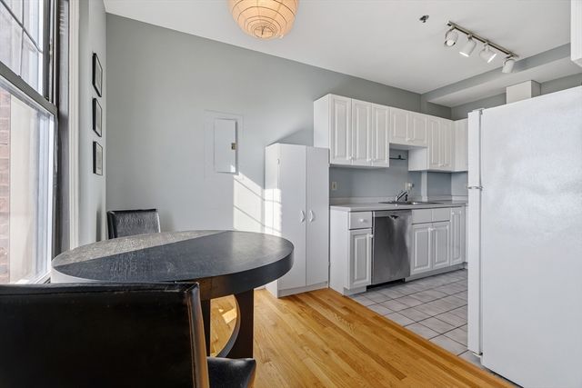 4 Charlesgate E 606, Boston, MA 02215