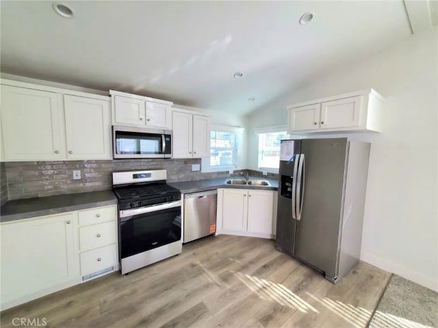 8100 Foothill 3, Sunland, CA 91040