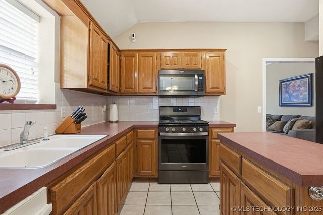 11523 S 105th Avenue E, Bixby, OK 74008