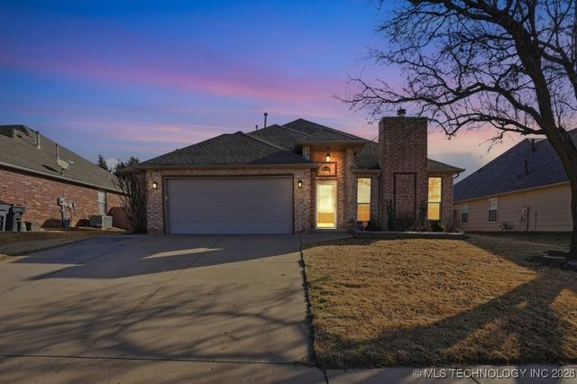 11523 S 105th Avenue E, Bixby, OK 74008