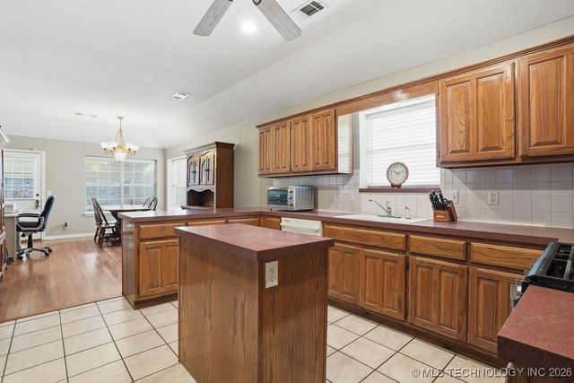 11523 S 105th Avenue E, Bixby, OK 74008