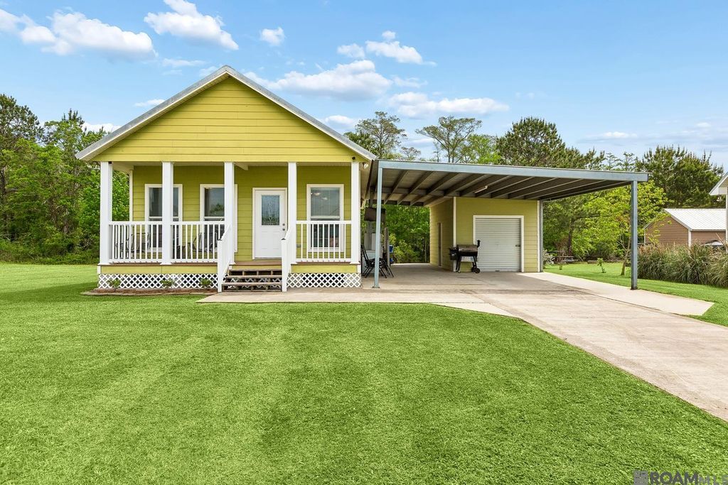 17258 Tchula Dr, Springfield, LA 70462