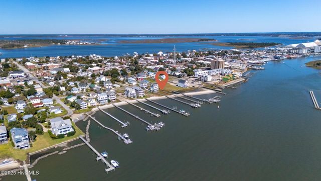 1013 Shepard Street, Morehead City, NC 28557