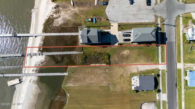 1013 Shepard Street, Morehead City, NC 28557