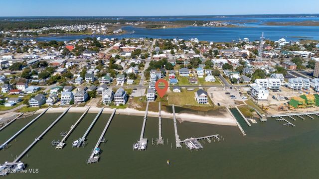 1013 Shepard Street, Morehead City, NC 28557